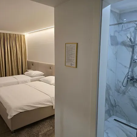 In ホテル 4*